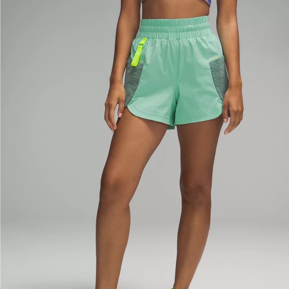 NWT Lululemon Drop-In Pocket High-Rise Hiking Short 4" Wild Mint